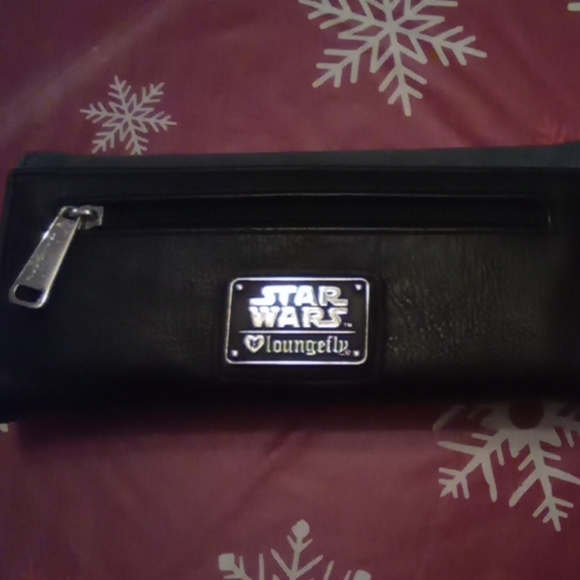 Loungefly women's wallet - Picture 2 of 3